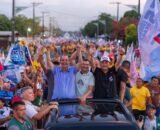 Em Novo Airão, Omar defende turismo como caminho para gerar emprego e renda