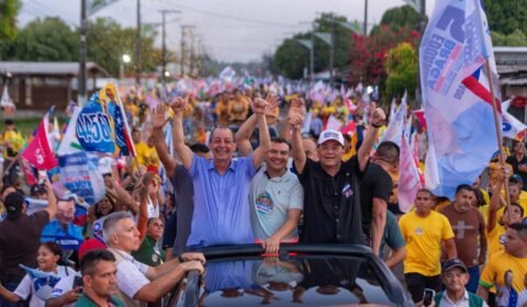 Em Novo Airão, Omar defende turismo como caminho para gerar emprego e renda