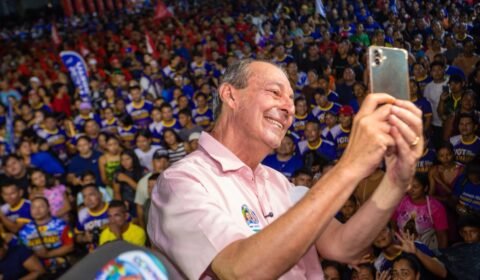 Omar Aziz visita obras em Tefé e Alvarães, e reúne multidões em agenda pelo interior do Amazonas