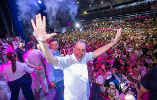 Duas pesquisas divulgadas nesta segunda mostram Omar Aziz com ampla vantagem sobre Maria do Carmo no Amazonas
