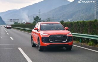 Lepas L6 PHEV mostra sua proposta em viagem pela China