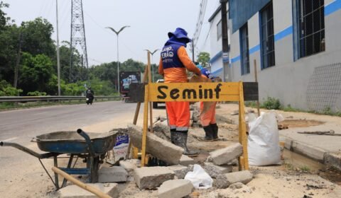 Prefeitura de Manaus reconstrói caixa coletora na zona Leste e reforça segurança de pedestres