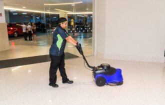 Limpeza profissional ajuda empresas a reduzir desperdícios e controlar custos