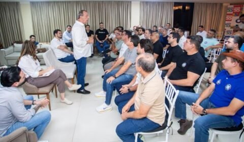 Após reunir apoio dos 62 prefeitos, Omar amplia aliança na capital com 37 vereadores