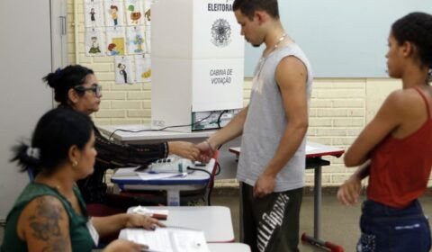 Brasileiros voltam às urnas no domingo para escolher presidente da República e seis governadores
