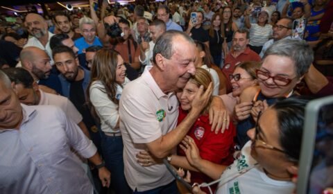 Omar defende aprovação do fim da escala 6x1 e mais tempo de descanso para trabalhadores