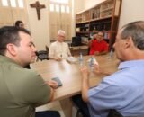 Omar visita cardeal Leonardo Steiner e destaca escolas de tempo integral como futuro da educação