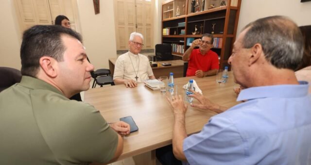 Omar visita cardeal Leonardo Steiner e destaca escolas de tempo integral como futuro da educação
