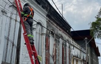 Prefeitura inicia nova etapa de combate à poluição visual com ordenamento de fios e cabos no Centro