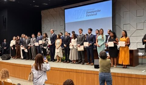 Procuradora pela Suframa recebe da AGU condecoração Jubileu de Bronze